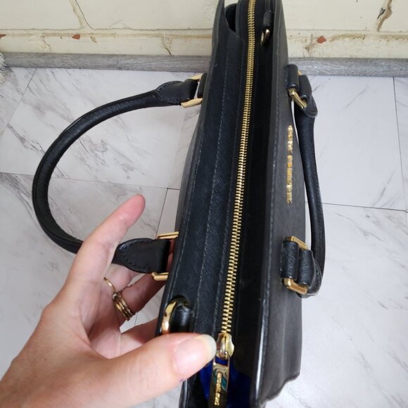 Like New Michael Kors Jet Set Medium Sized Leather Handbag Tote Purse - Picture 8 of 11